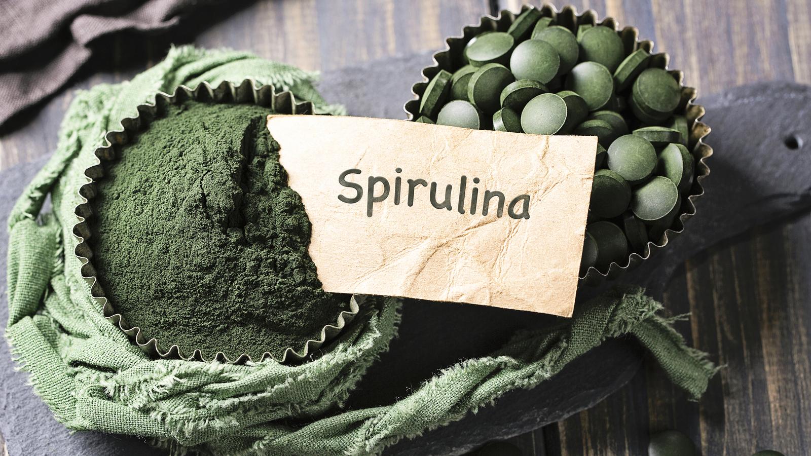 Spirulina: zázračná riasa, ktorá lieči